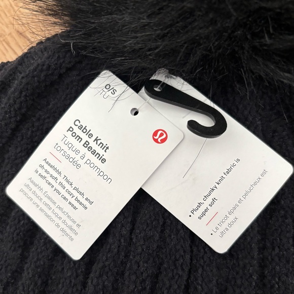 New Lululemon Black Pom-Pom Beanie cable knit pom faux fur black hat OS women’s